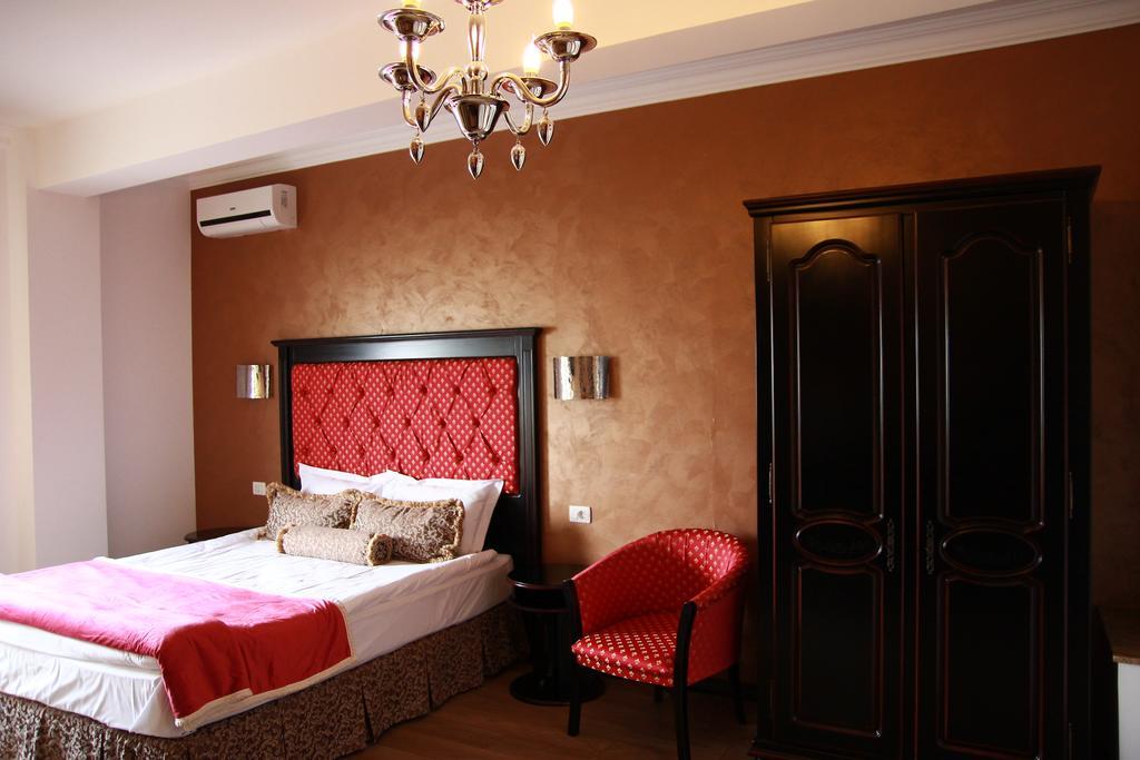 Hotel Galany Rădăuţi Exterior foto